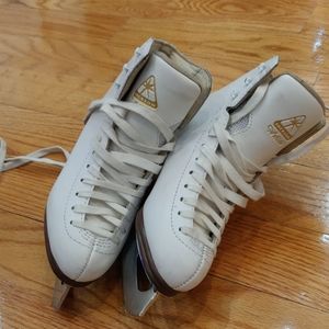 Jackson Artiste Ice Skating Boots